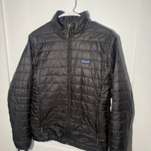 Patagonia Men's Black Quilted Puffer Jacket. Preppy outdoor hiking wear. Small - Picture 3 of 6